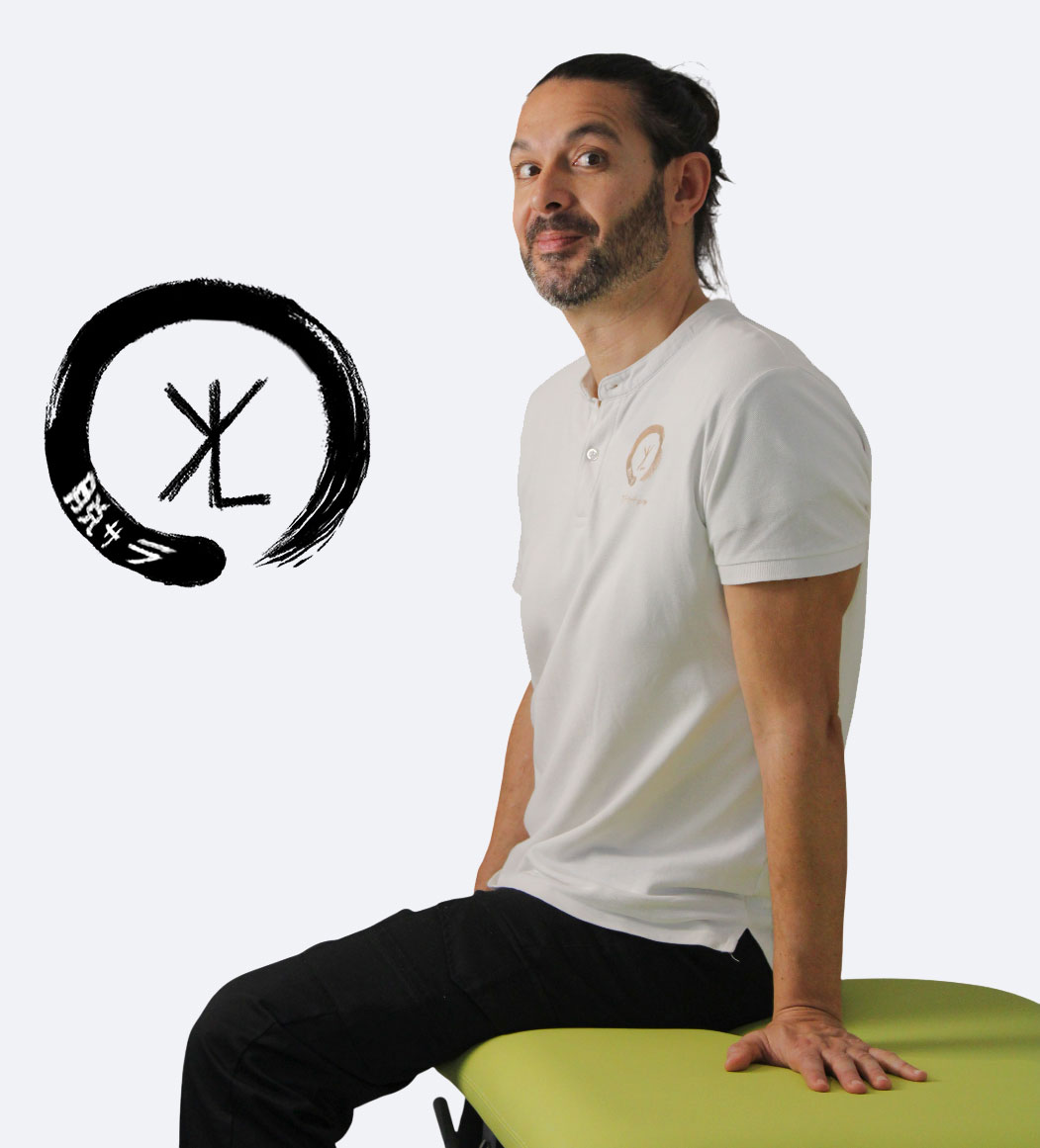 Eloy Rodriguez osteopata y quiromasajista con sede en Santiago de Compostela